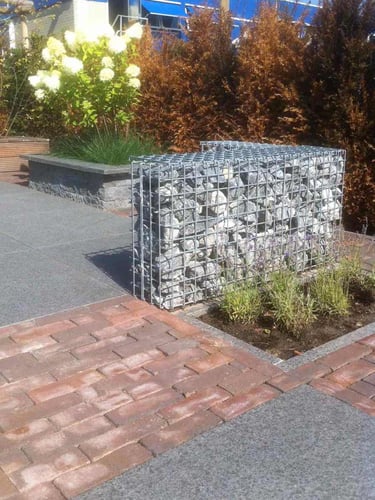 Pierres calcaires à gabion gris Ardennes jardin paysagé
