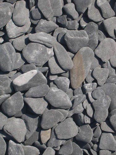 Flat Pebbles Schwarz 15 - 30mm